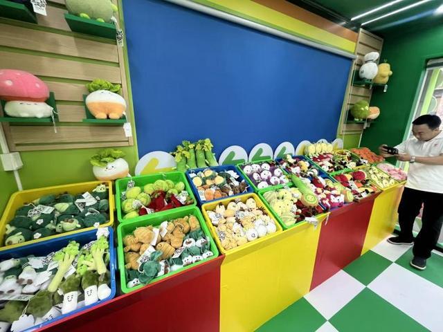 主题文创店亮相新发地开元棋牌全国首家农批(图3)