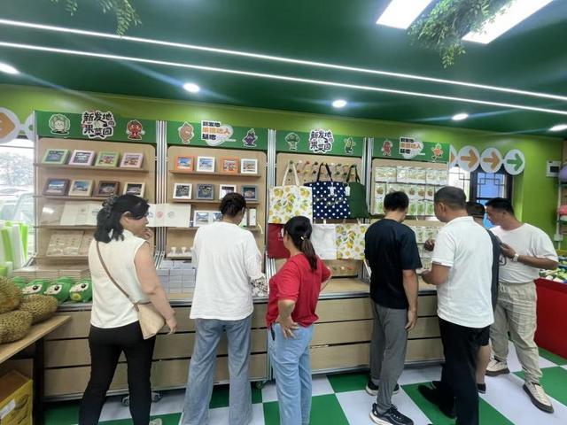 主题文创店亮相新发地开元棋牌全国首家农批(图4)